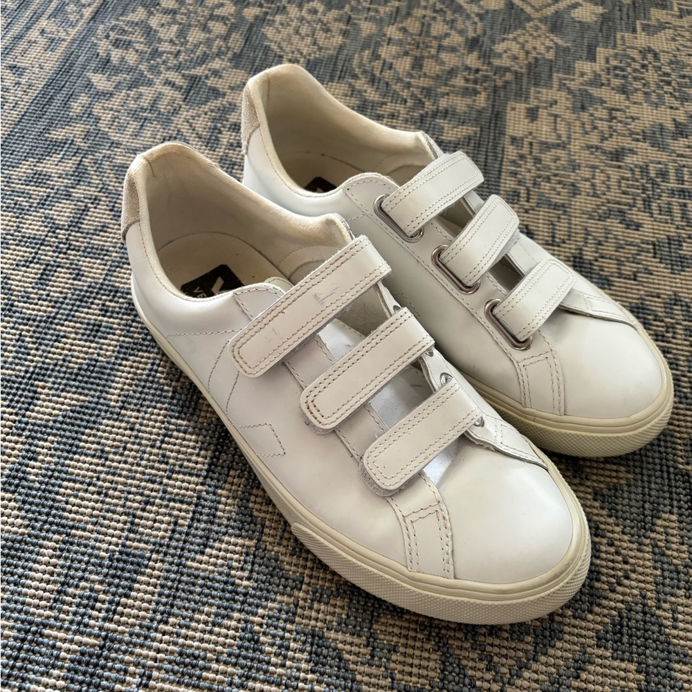 Veja Recife Sneakers: White and Tan size 38